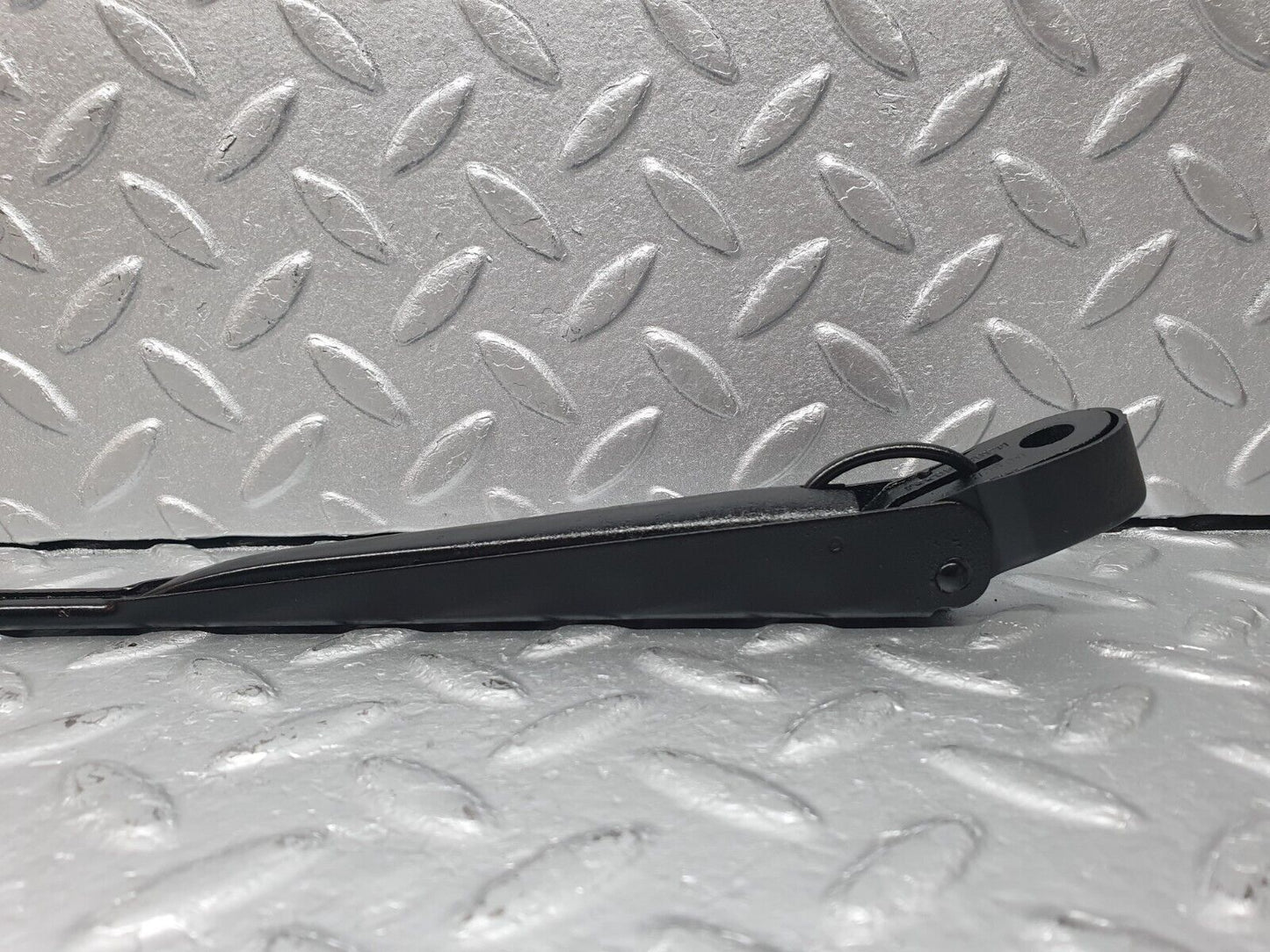 40731 Mercedes-Benz W123 300D Wiper Arm Bosch Left Side 3399990553