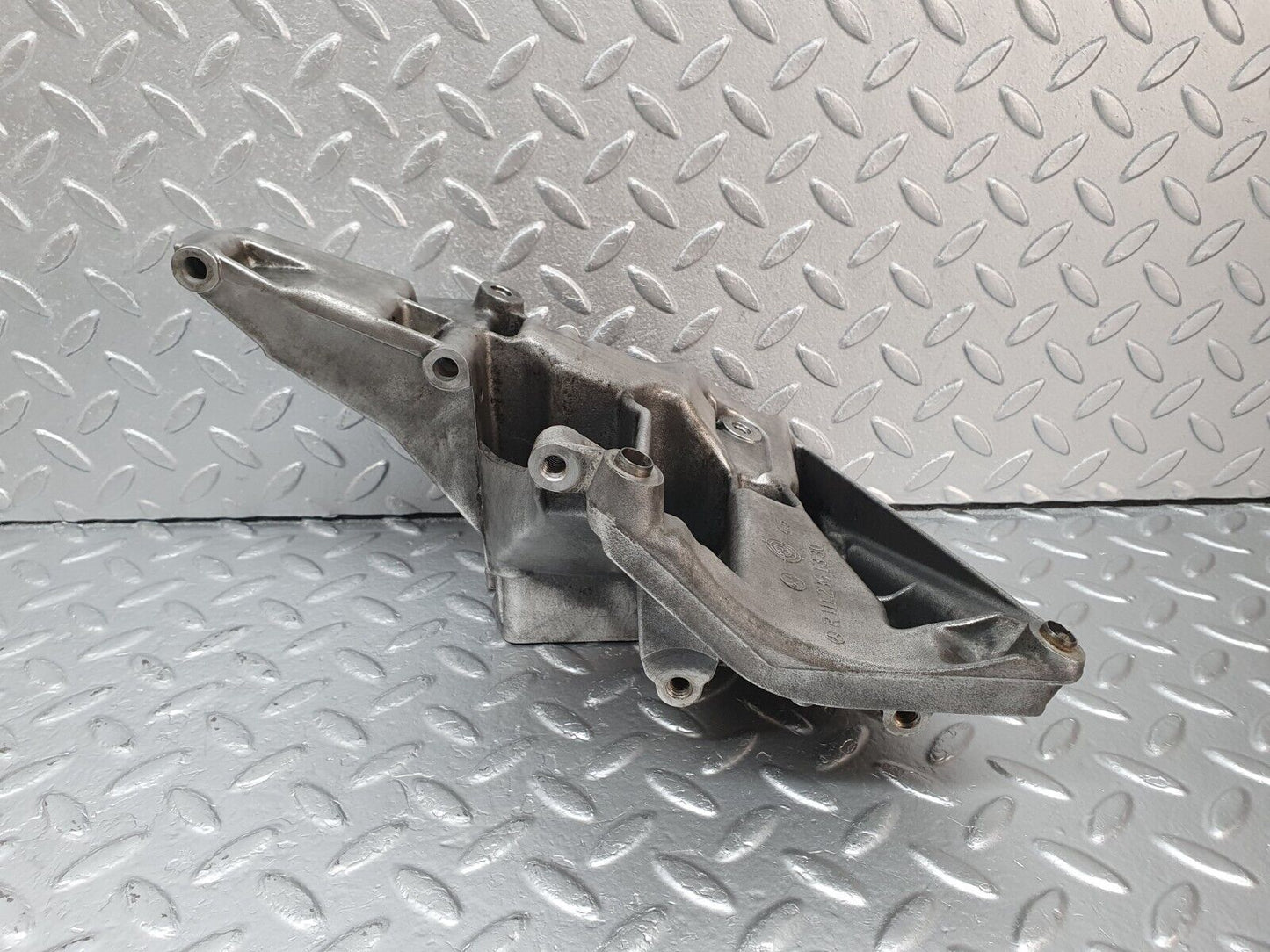 41943 Mercedes-Benz W202 C200 AC Compressor Support Bracket 1112361330