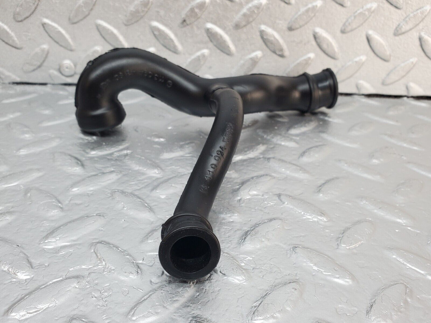 45395 Mercedes-Benz 280E M110.983 Air Intake Pipe 1100944382 1100845382