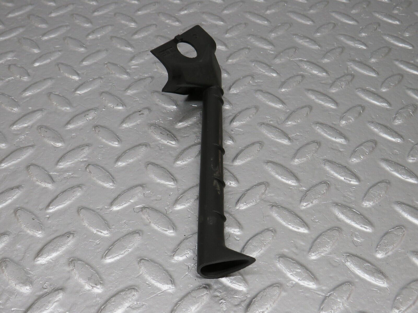 40670 Mercedes-Benz W123 300D Wiper Mechanism Tray Water Drain