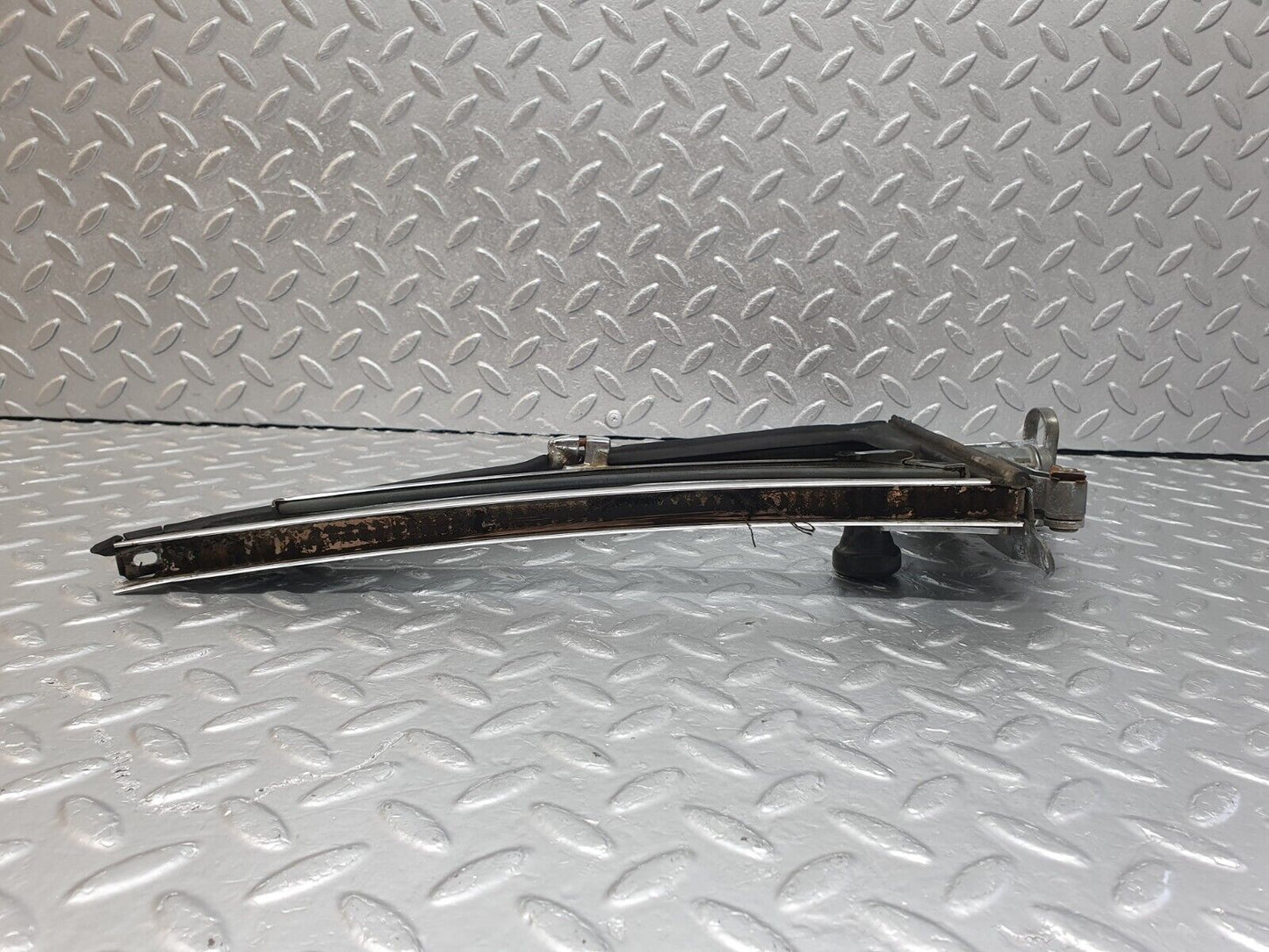 43225 Mercedes-Benz W108 280SE Front Right Quarter Window