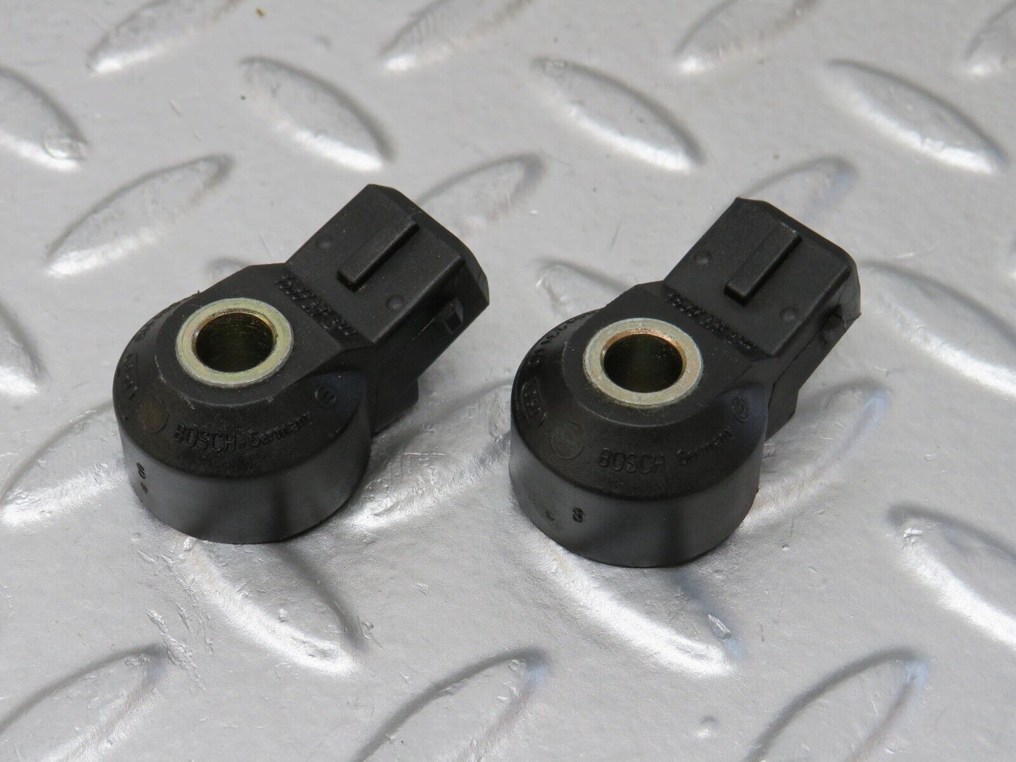 34963 Mercedes-Benz W210 320E Knock Sensor 2x 0031538628