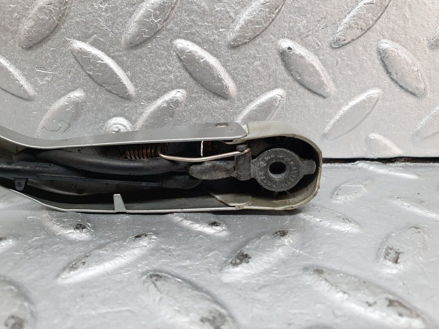 41073 Mercedes-Benz W126 300SE Headlight Wiper Arm Bosch Left Side