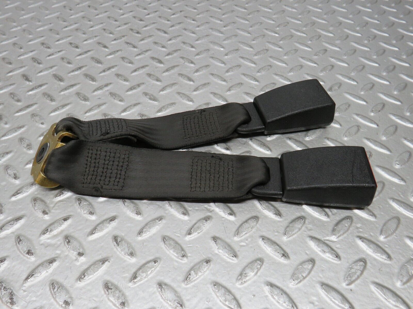 28636 Mercedes-Benz W123 280E Seat Belt Buckle Rear 1238607369