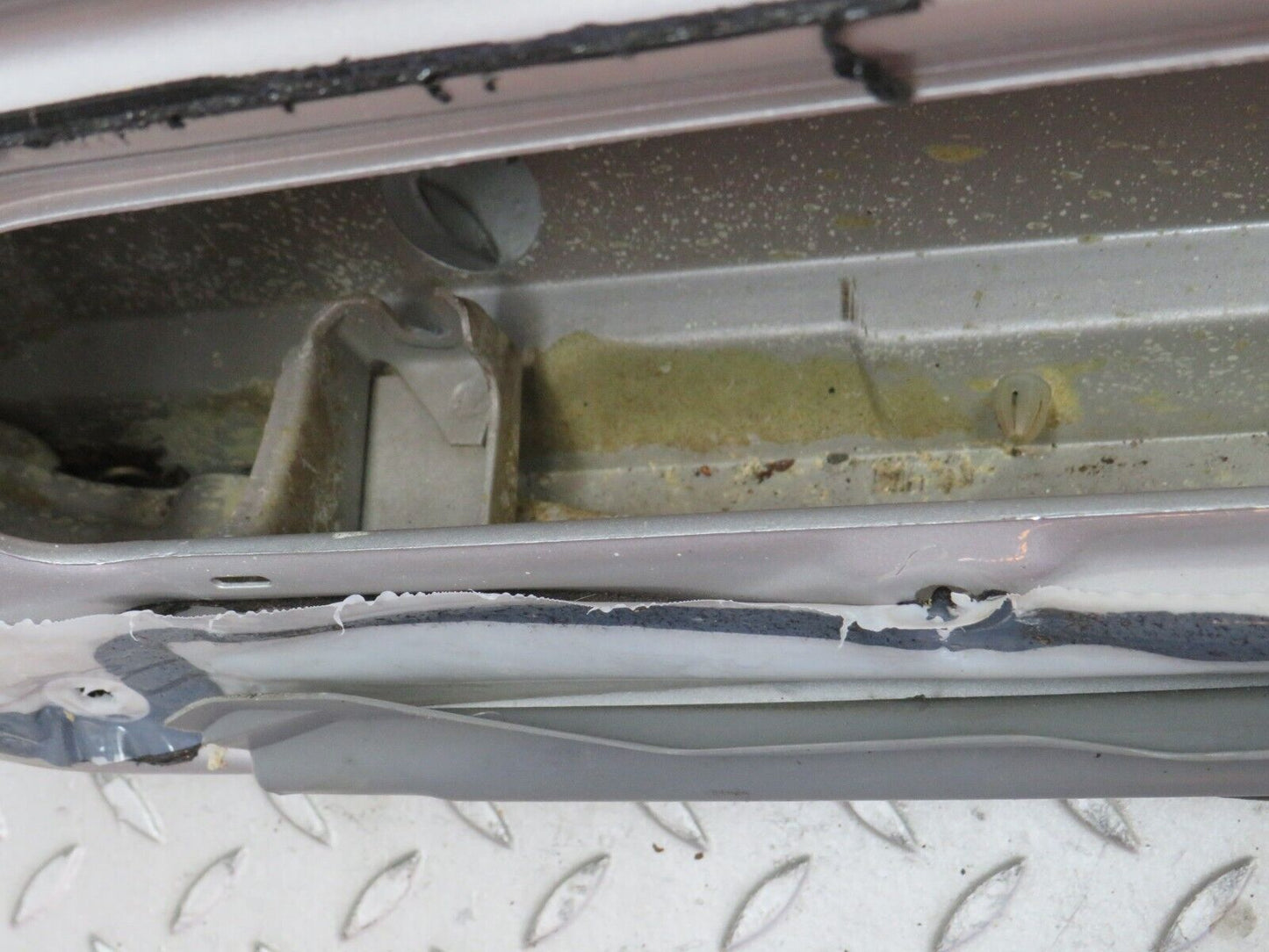 39540 Mercedes-Benz R129 320SL Coupe Left Door
