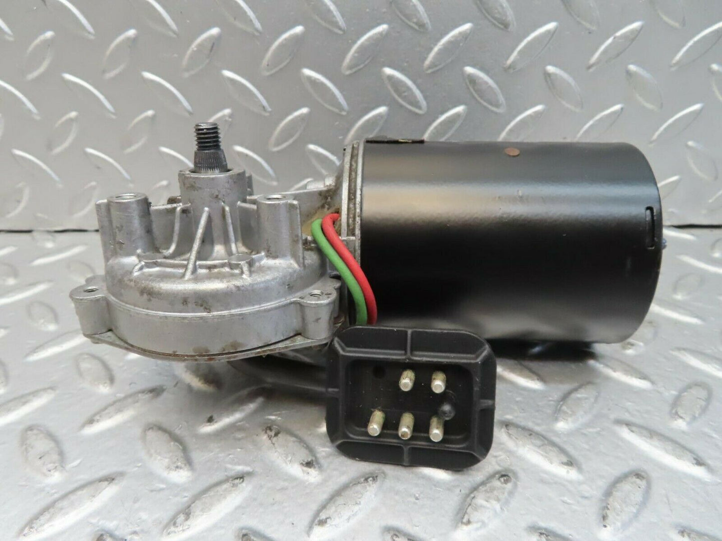 15475 Mercedes-Benz W123 230E Wiper Motor Bosch 0390341077