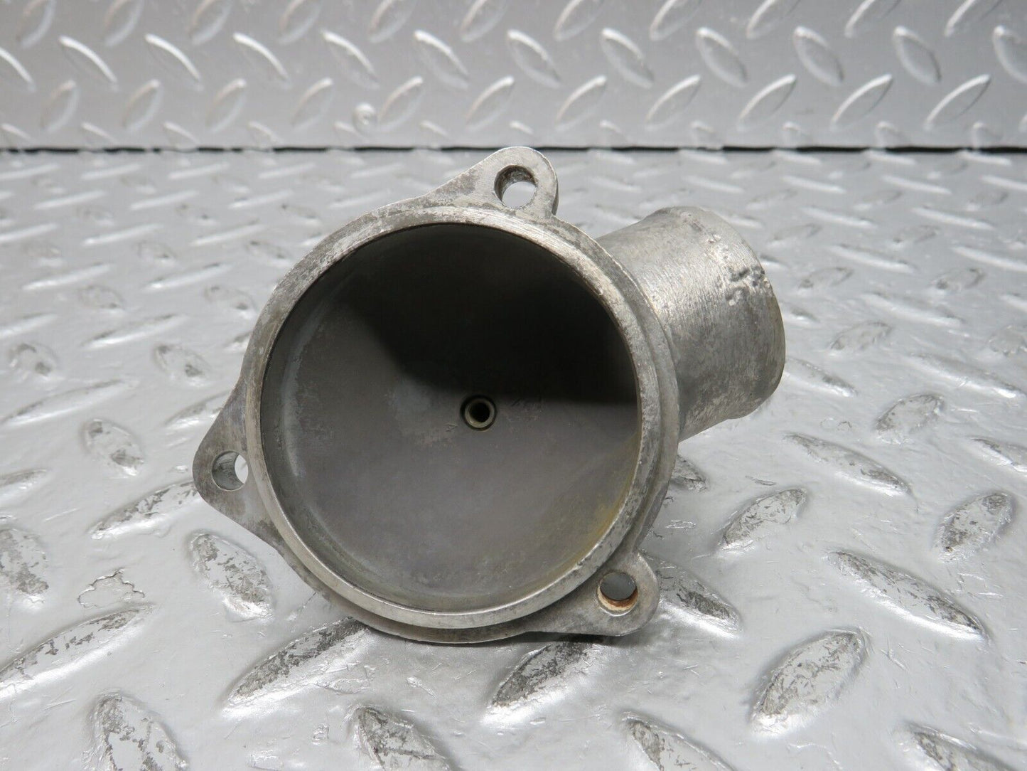 31609 Mercedes-Benz W201 190LE Thermostat Housing 1022030374