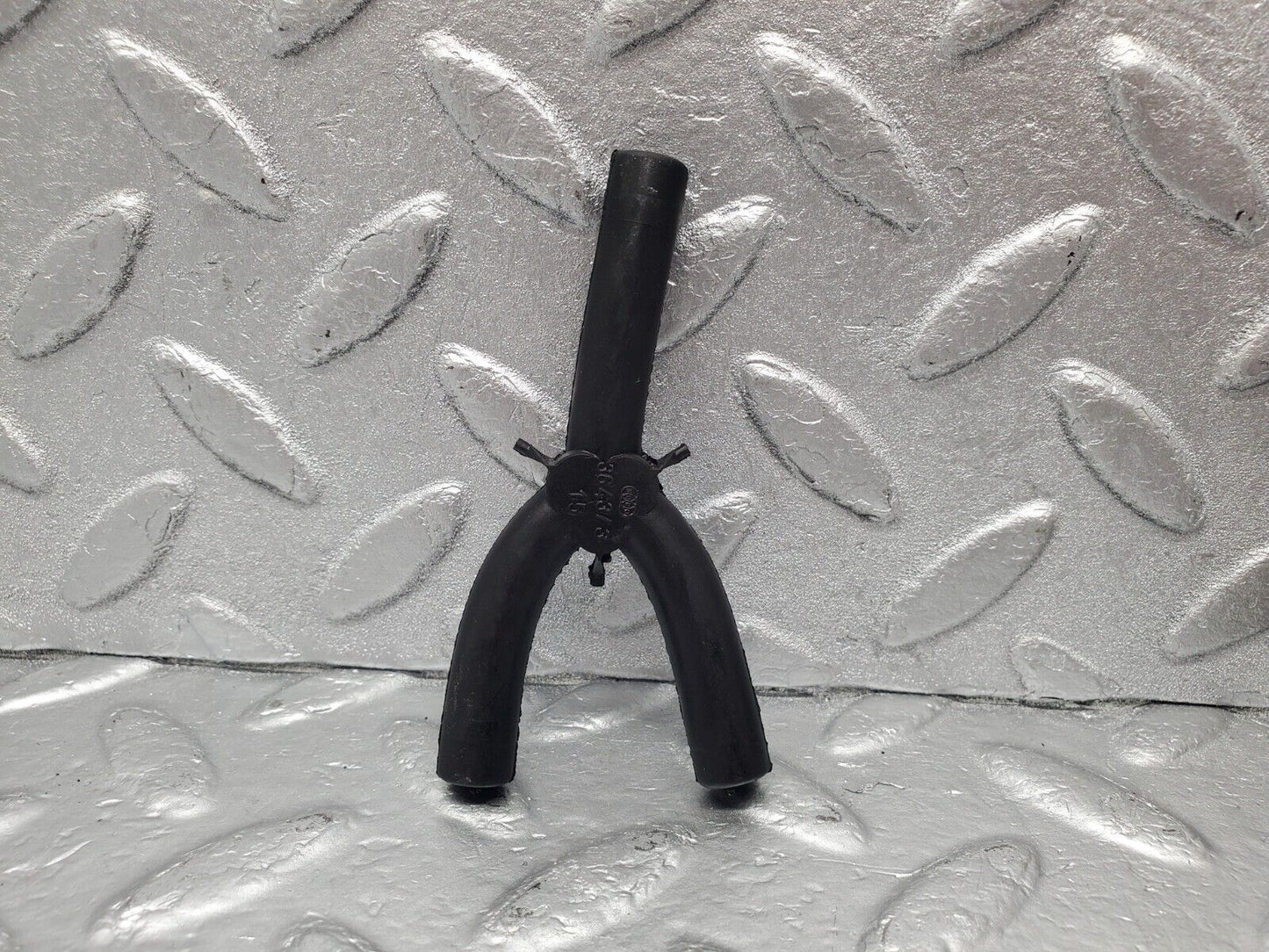 46675 Mercedes-Benz C123 280CE Coupe Vacuum Pipe Hose Distributor