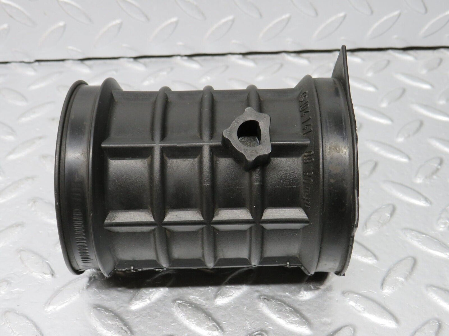 39406 Mercedes-Benz R129 320SL Coupe Air Intake Pipe 1041410990