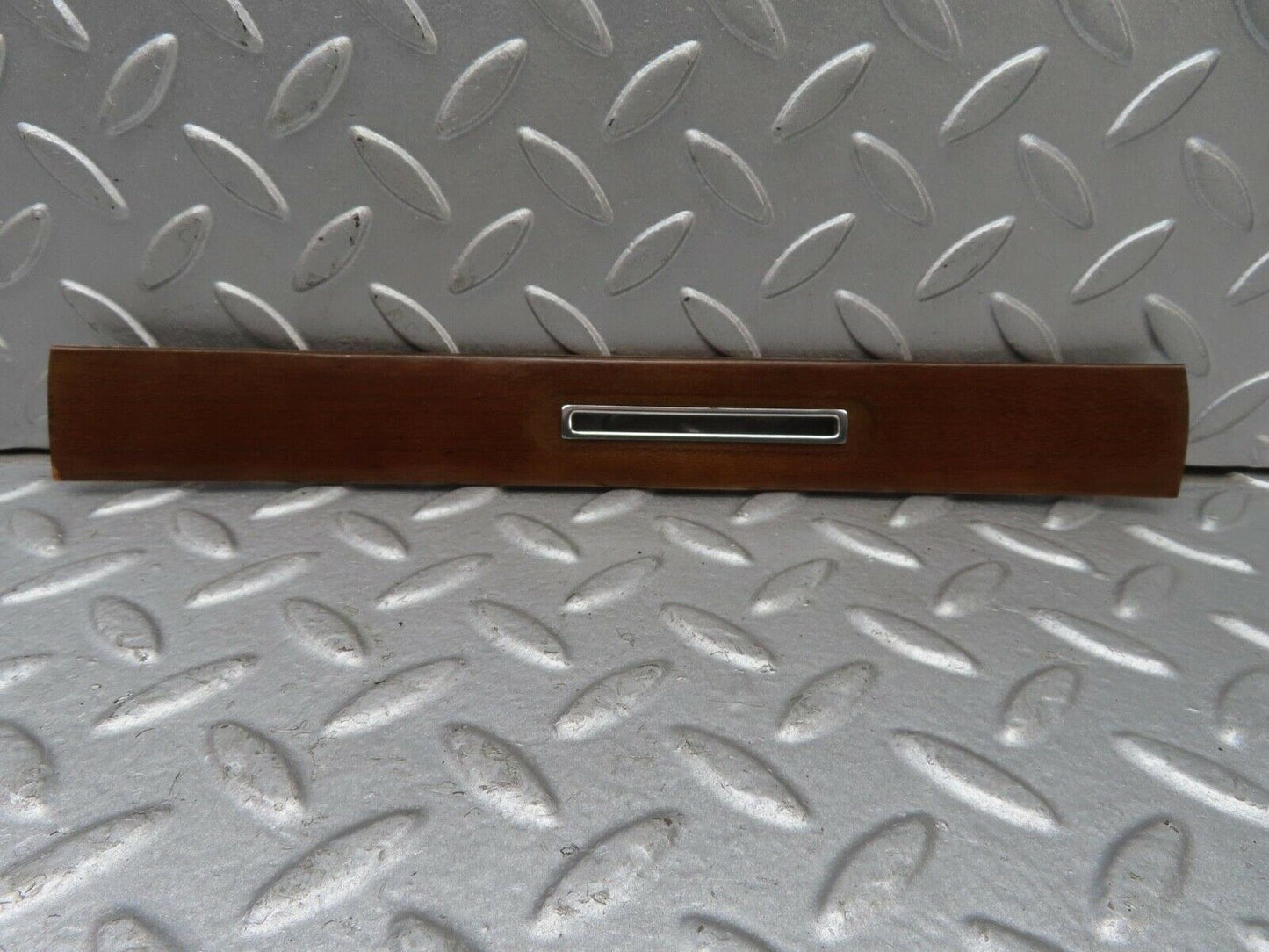13583 Mercedes-Benz W123 200 Dashboard Wood Trim Zebrano