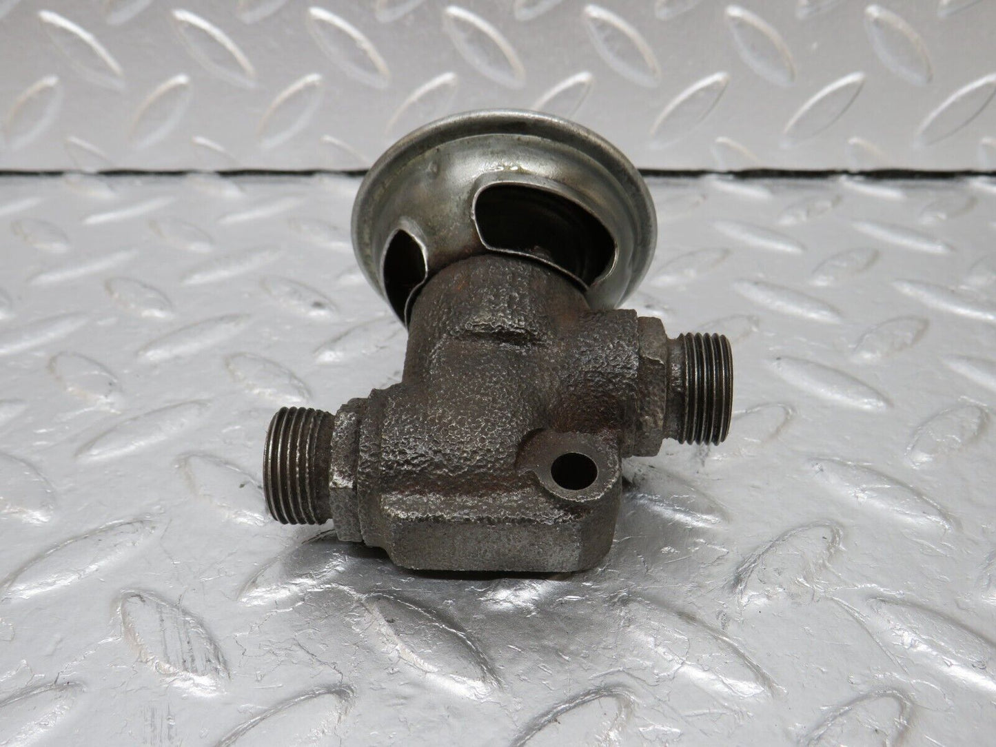 34617 Mercedes-Benz C126 380SEC Exhaust Gas Recirculation Valve EGR 0001408160
