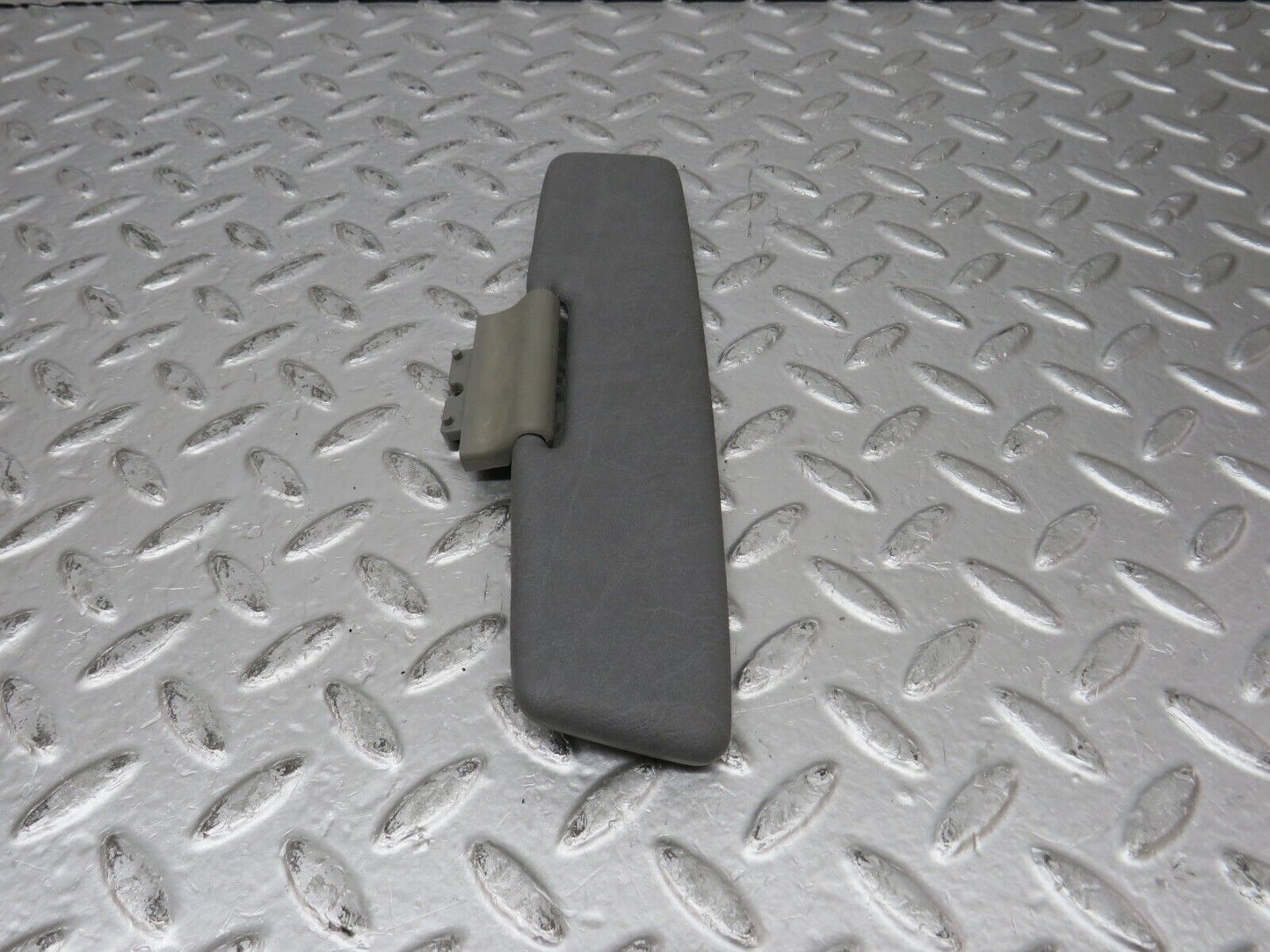 31308 Mercedes-Benz S124 220TE Wagon Middle Sun Visor Grey