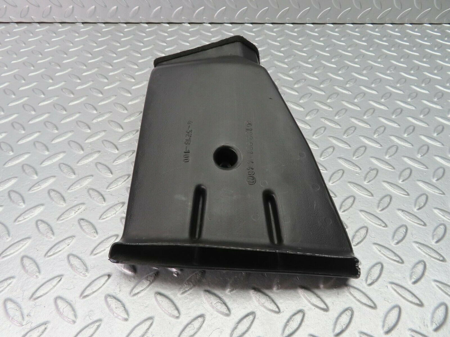 9904 Mercedes-Benz C123 230CE Coupe Air Duct Heater Ventilation Left