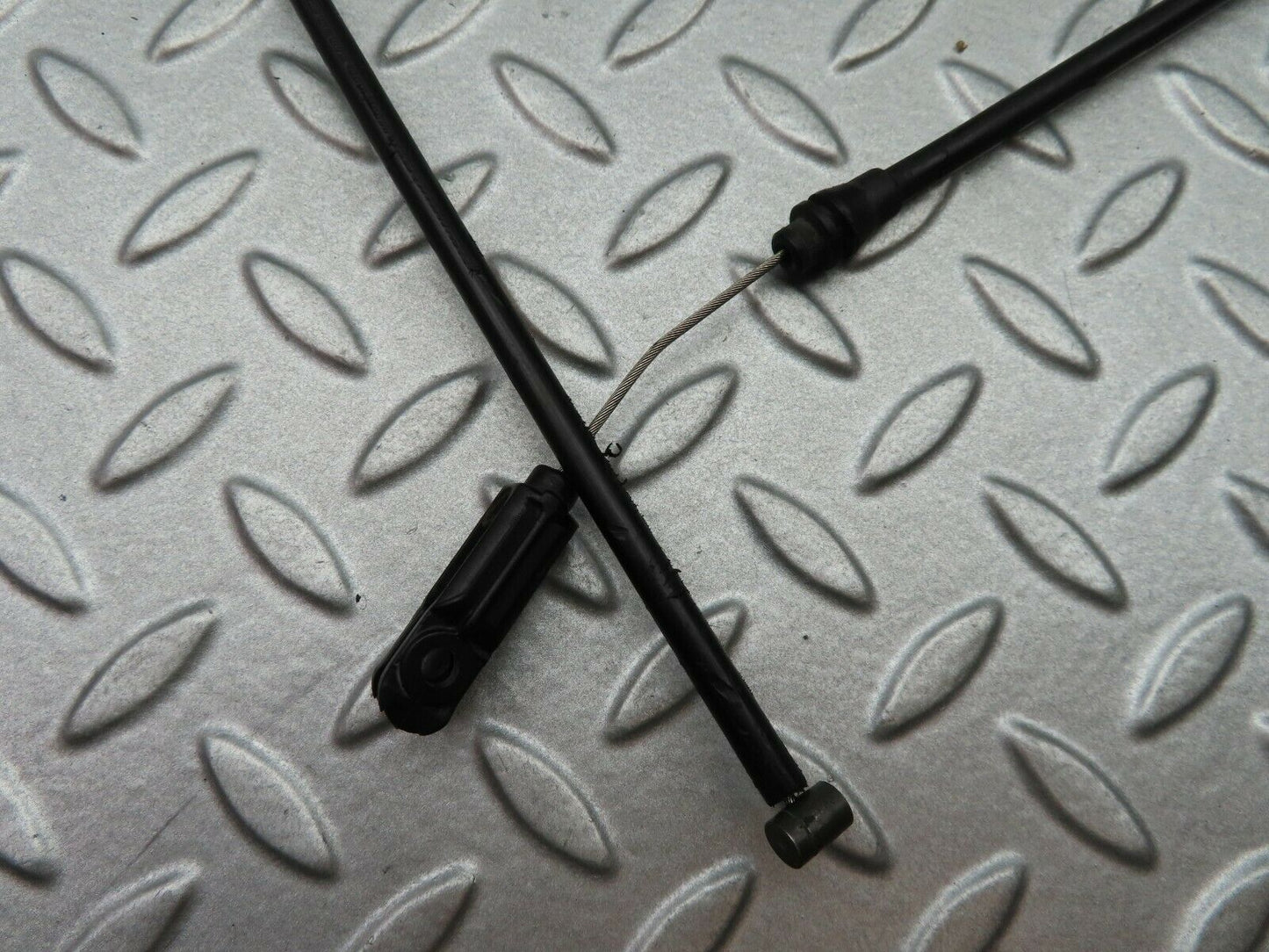 5536 Mercedes-Benz W124 230E Bonnet Release Cable