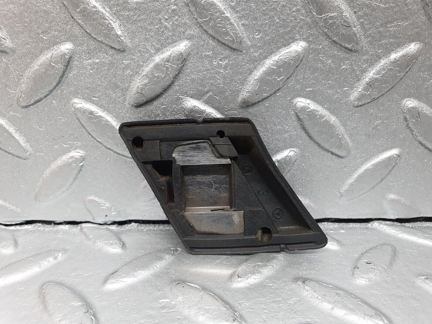 41678 Mercedes-Benz W124 200E Rear Left Fender Centre Moulding Trim