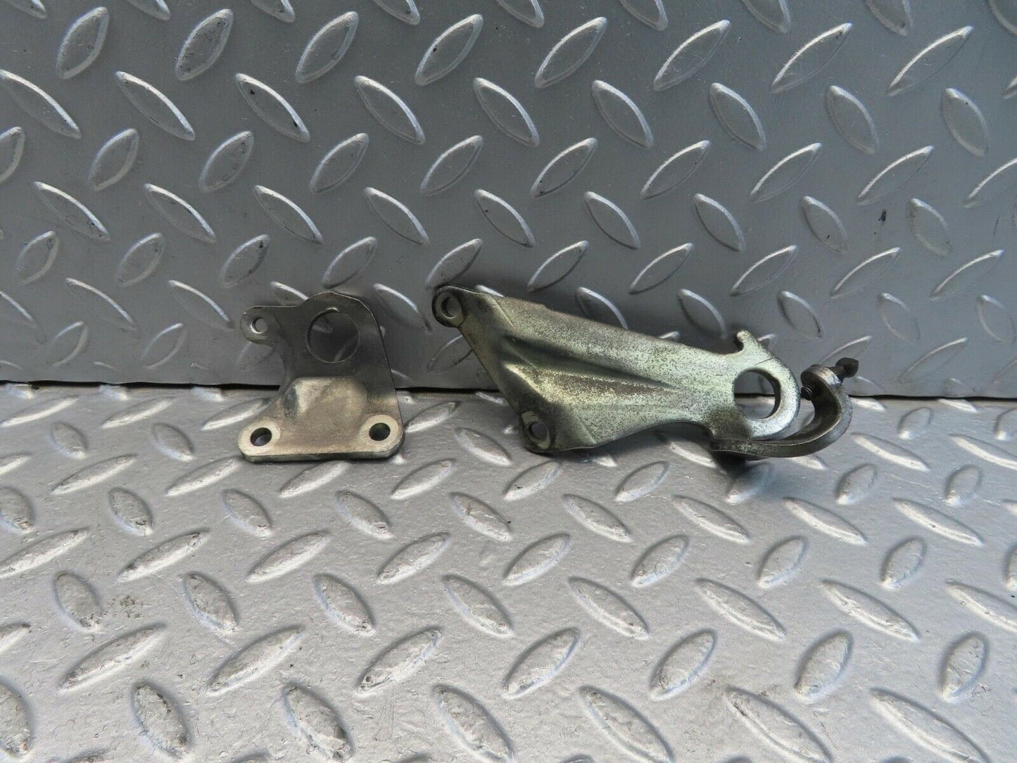 11311 Mercedes-Benz W221 S320 Engine Brackets