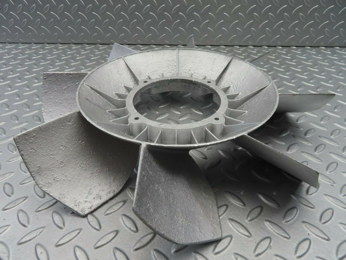 6989 Mercedes-Benz C107 350SLC Coupe Engine Cooling Fan
