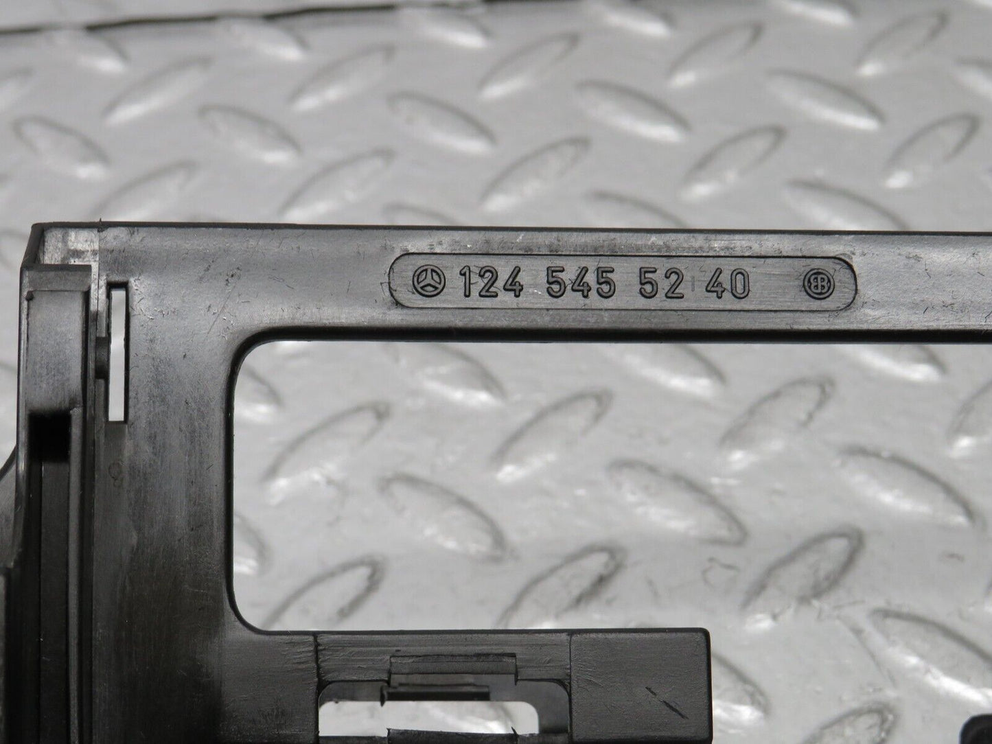 30408 Mercedes-Benz W124 230E Ecu And Relay Bracket 1245455240
