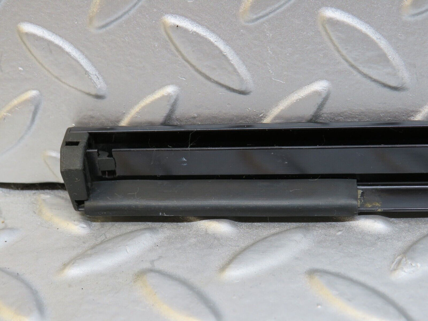 35080 Mercedes-Benz W210 320E Front Left Door Window Exterior Trim
