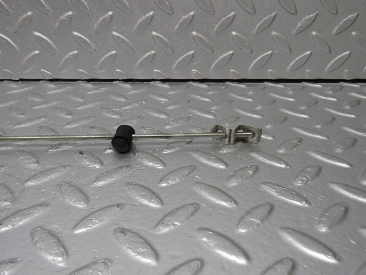 40458 Mercedes-Benz W110 230 Rear Door Lock Control Bar