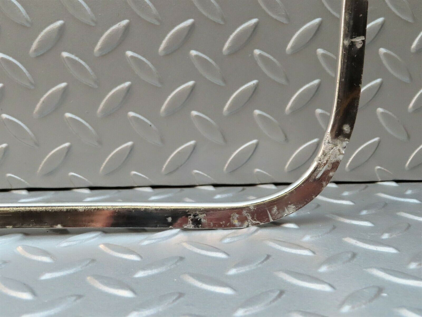 2046 Mercedes-Benz W105 219 PONTON Rear Left Door Chrome Trim