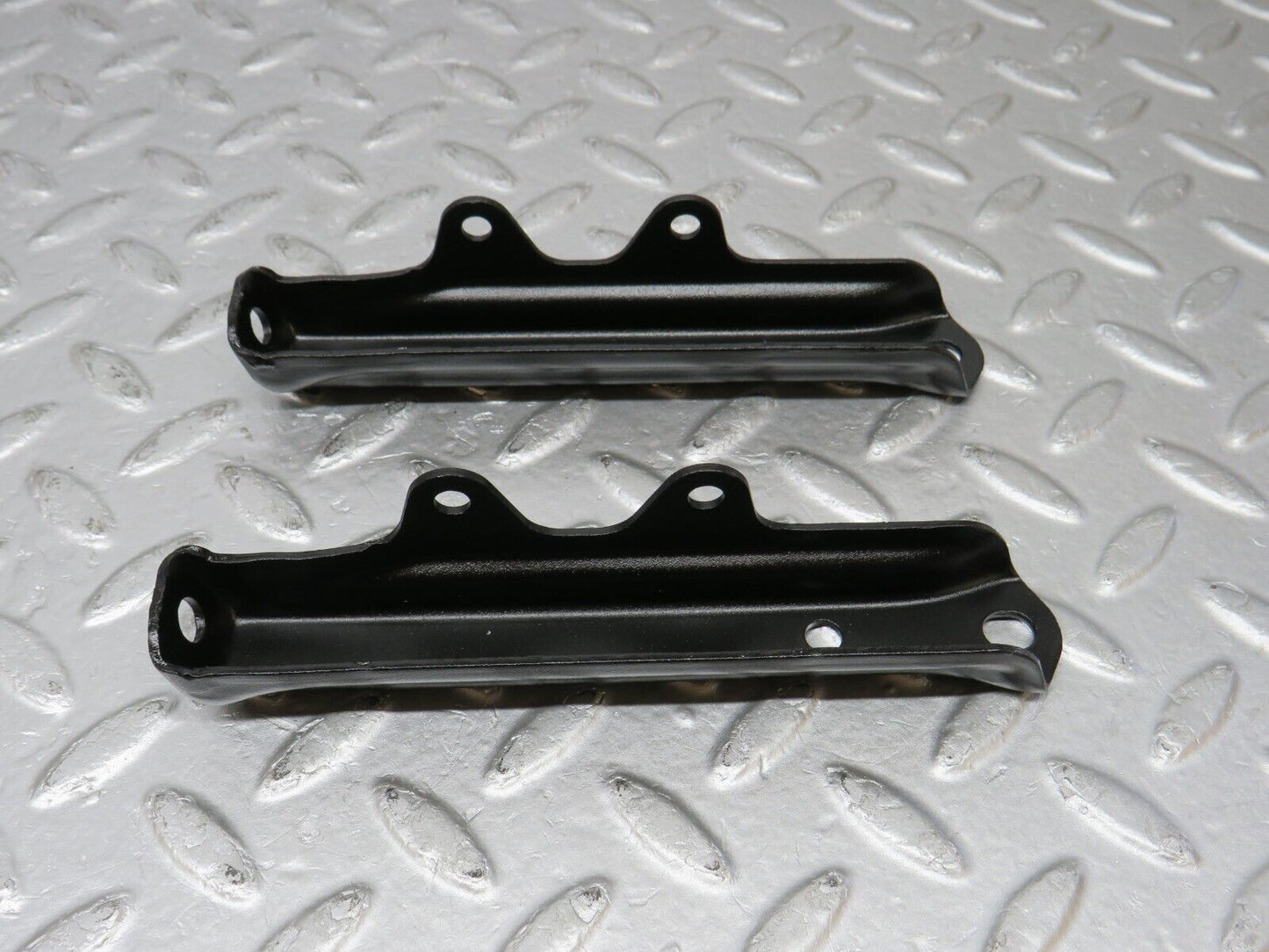 38926 Mercedes-Benz W201 190E 2.6L Air Intake Manifold Bracket