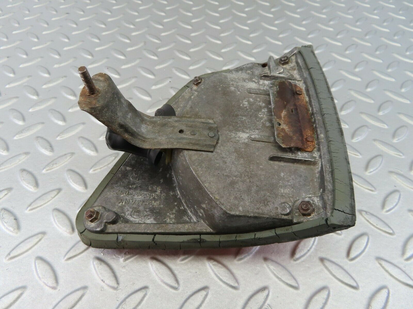 7219 Mercedes-Benz W116 450SE Indicator Light Front Right 1305233002