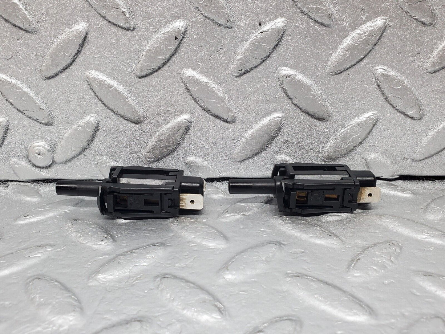 45888 Mercedes-Benz W126 420SE Door Contact Switch 2x 0015458714