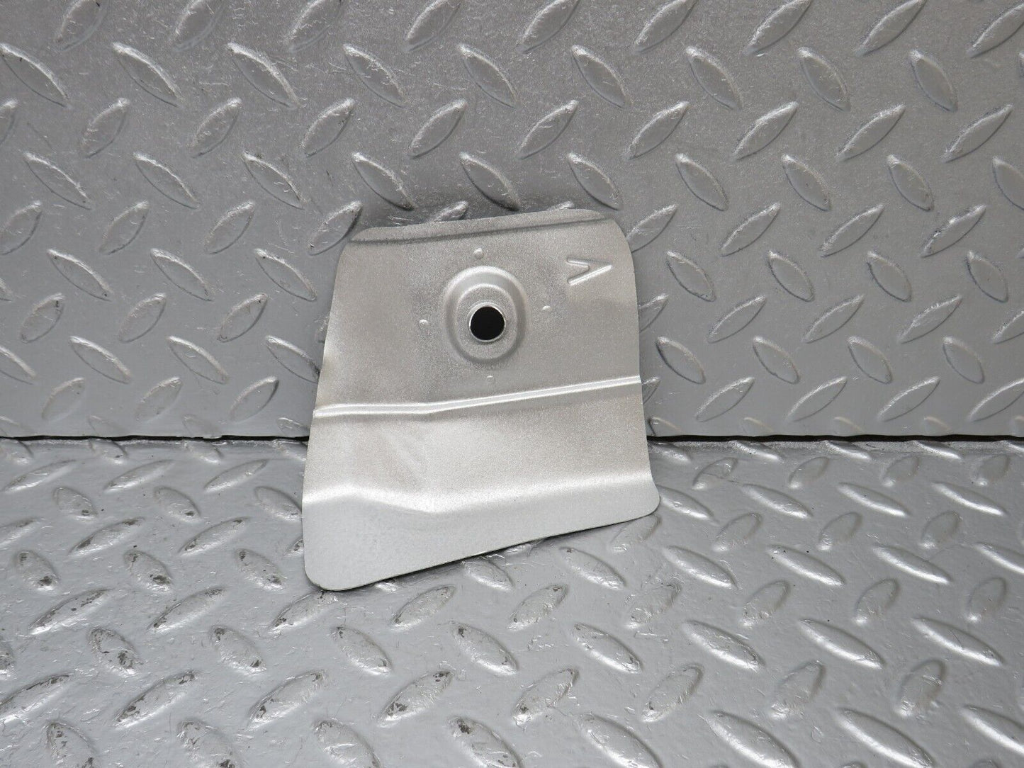 40580 Mercedes-Benz W123 300D Right Engine Mount Bracket Heat Shield