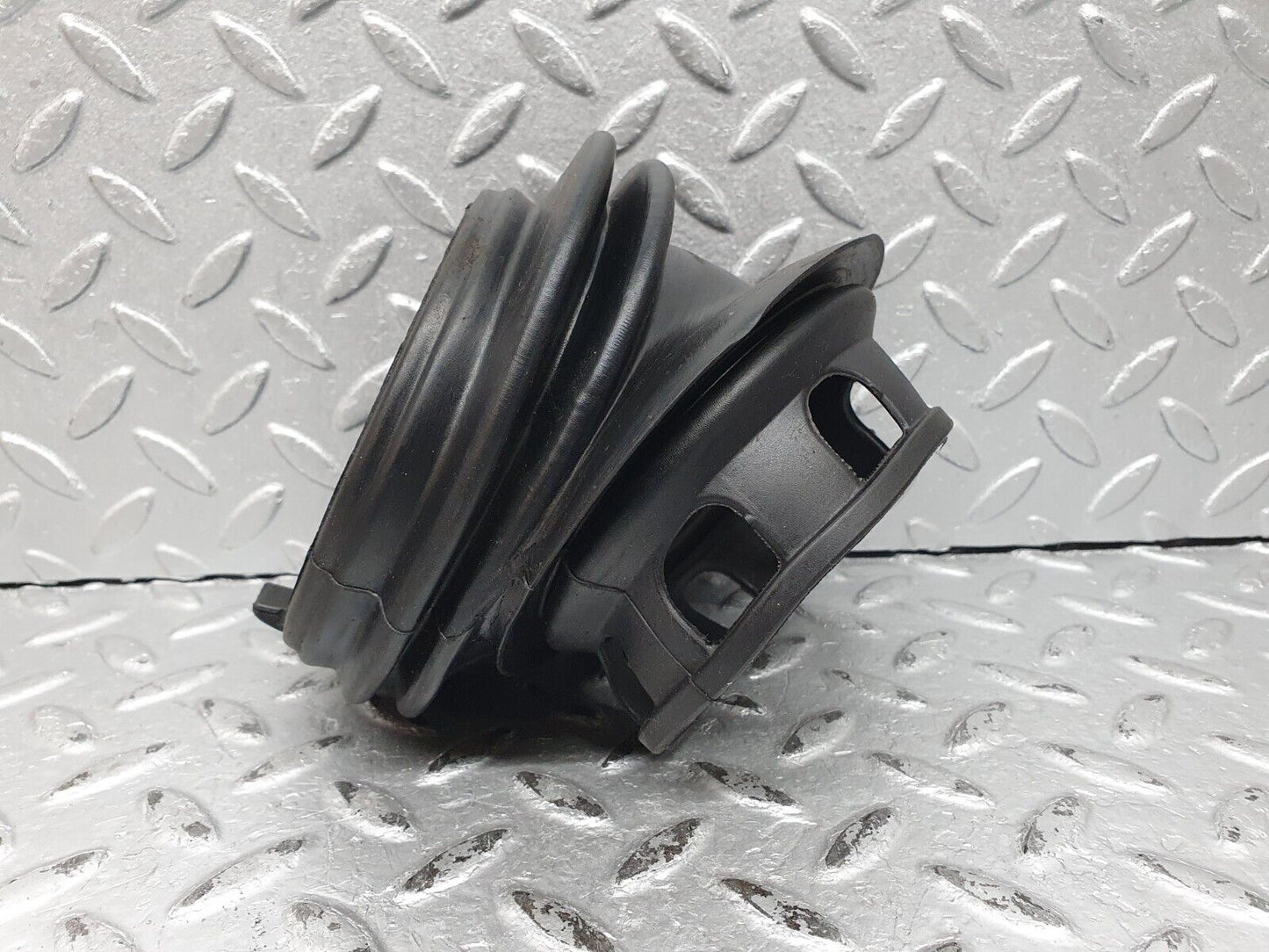 41228 Mercedes-Benz W126 300SE Fuse Box Rubber Grommet 1265450146