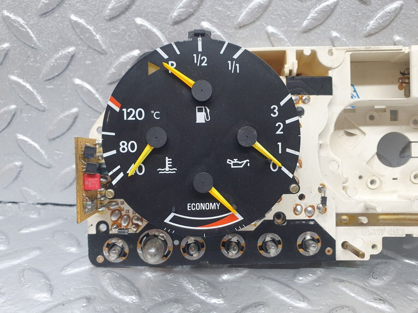 42866 Mercedes-Benz W201 190 Instrument Cluster Fuel Temp Oil Gauge 0005424723 2015423701