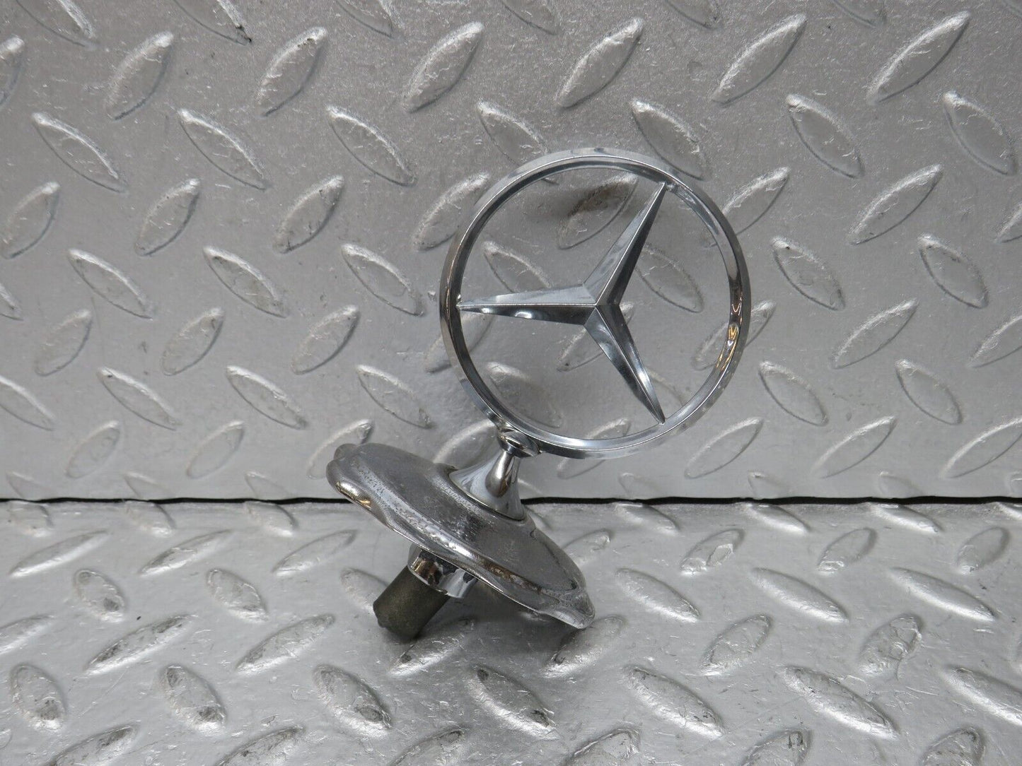 37283 Mercedes-Benz W109 300SEL Front Emblem Badge 1088880117