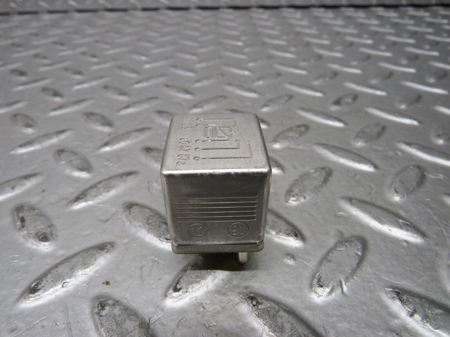28665 Mercedes-Benz W123 230E Multi Purpose Relay 0015420219