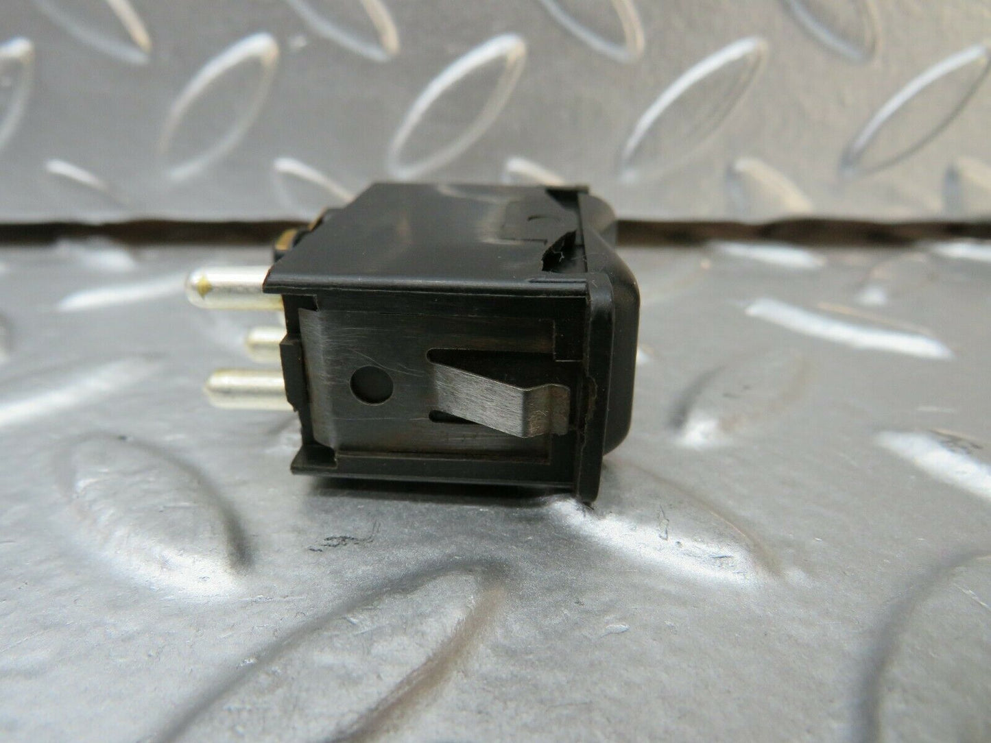 23979 Mercedes-Benz W123 280E Rear Windscreen Defroster Switch 0008206110