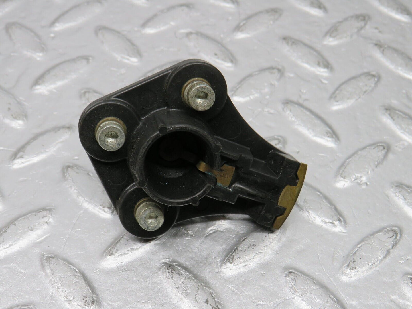 38900 Mercedes-Benz W201 190E Ignition Distributor Bosch 1031580585 1235522384