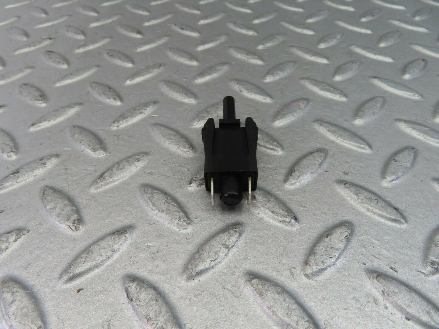10399 Mercedes-Benz W201 190E Door Contact Switch 0015458714