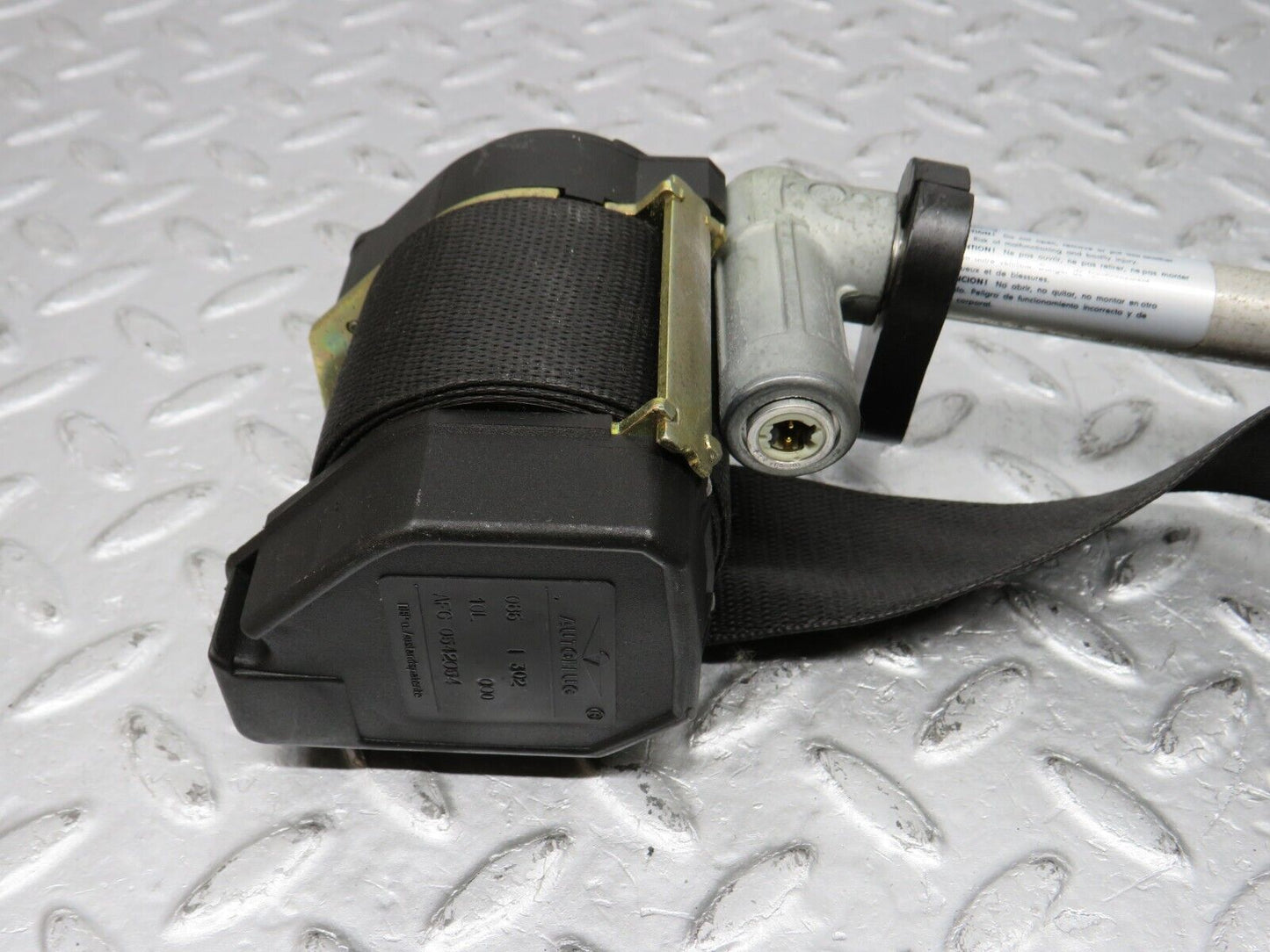 39055 Mercedes-Benz W201 190E 2.6L Front Left Seat Belt With Buckle 2018606785 1248606169