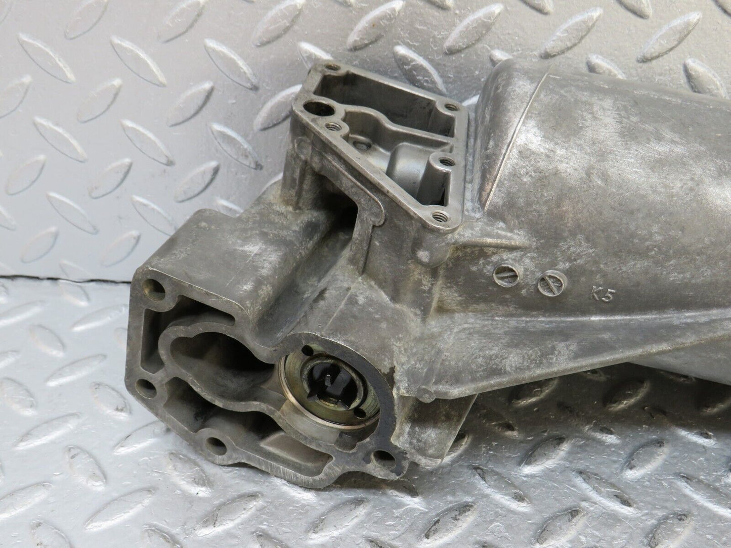 35924 Mercedes-Benz 240D OM616.912 Oil Filter Housing 6151840102 6171840125