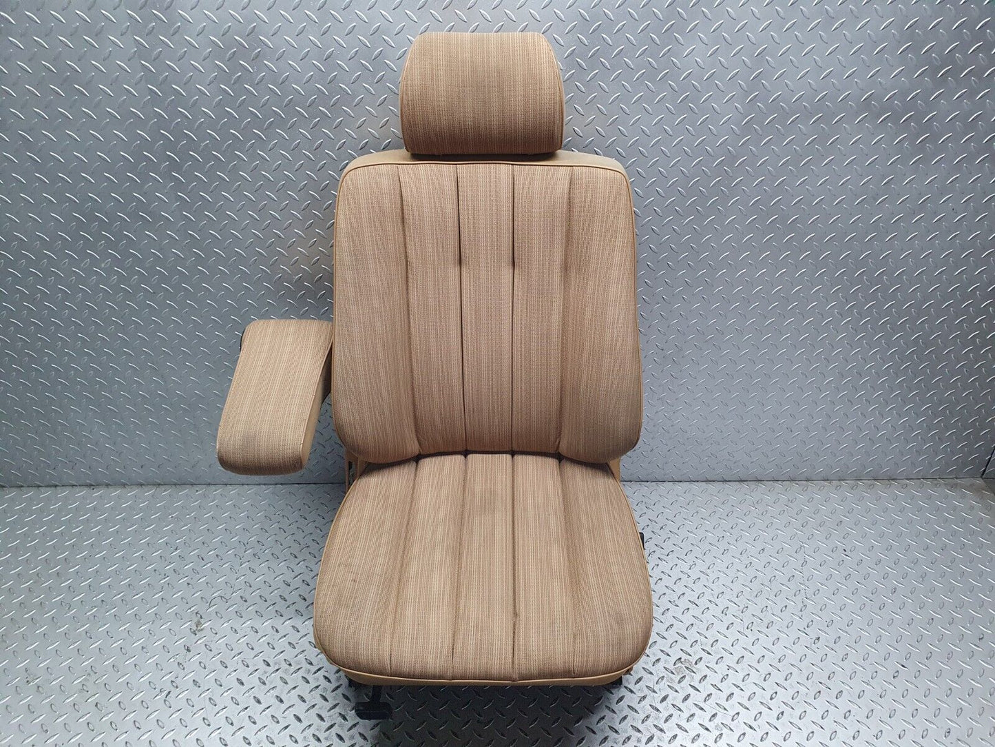 41375 Mercedes-Benz W124 200E Front Left Passenger Side Seat Palomino 1249101050