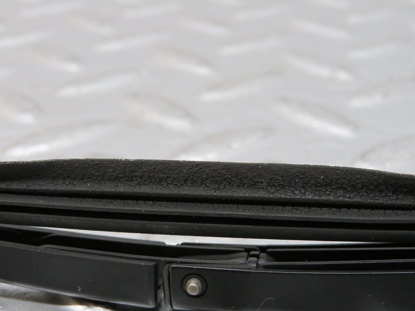 25008 Mercedes-Benz W140 S320 Headlight Wiper Arm Left Bosch