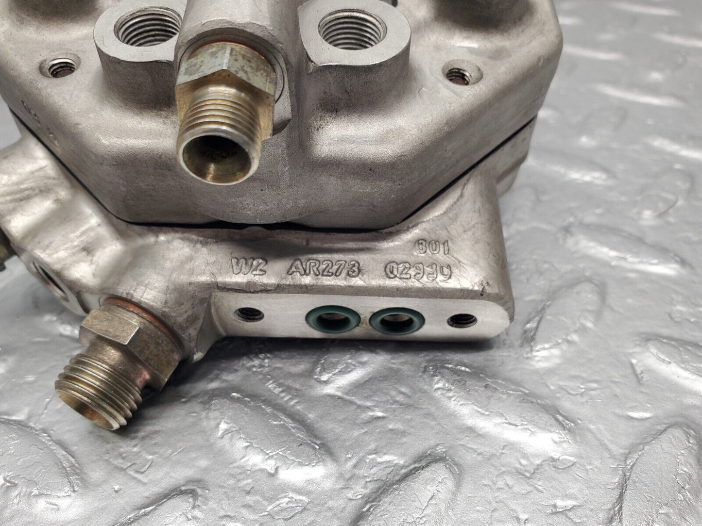46028 Mercedes-Benz W126 420SE Fuel Distributor Bosch 0438101018