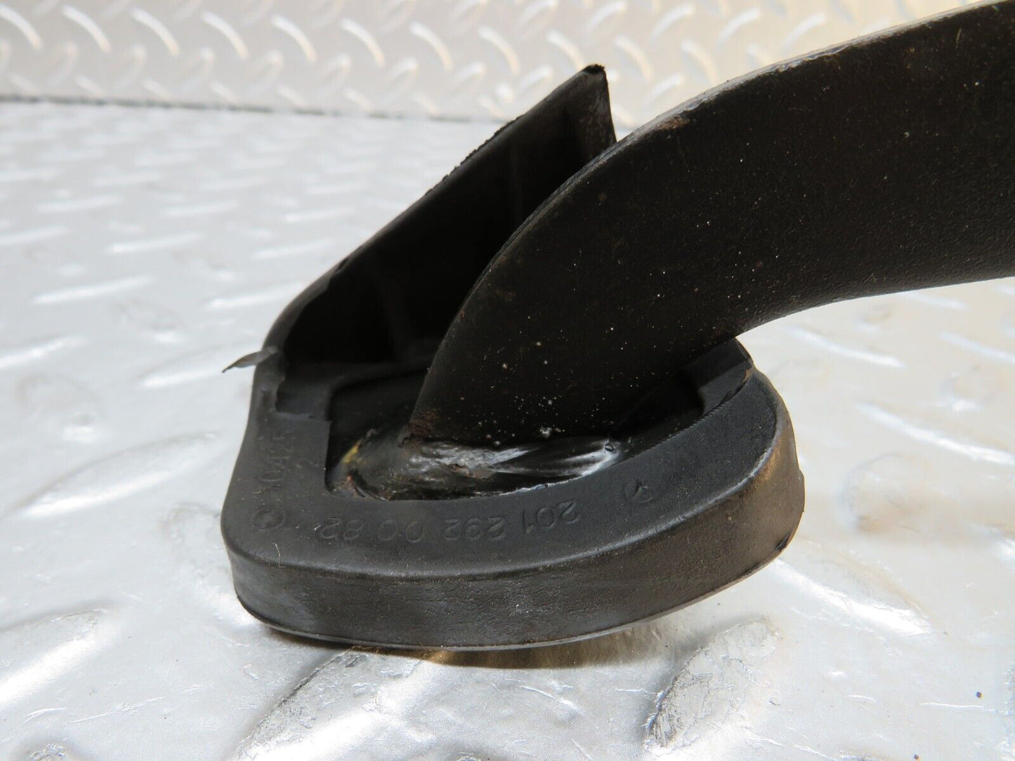 30635 Mercedes-Benz W201 190E 2.0L Brake Pedal With Rubber 2012920082