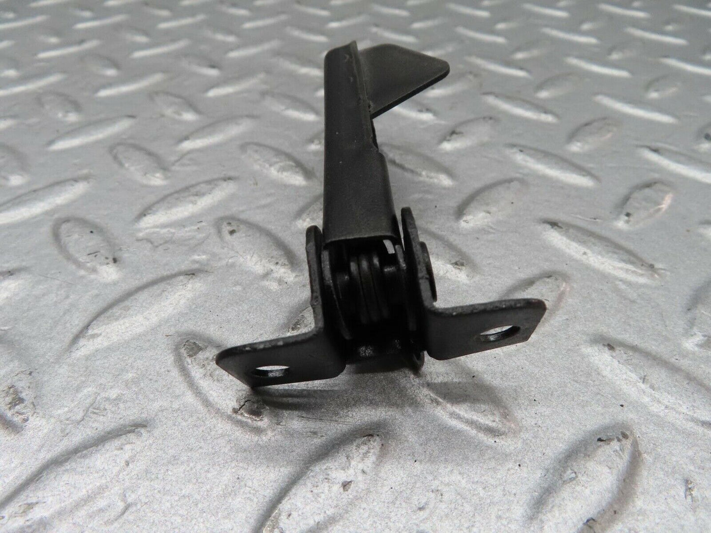 14293 Mercedes-Benz C107 280 SLC Bonnet Safety Latch