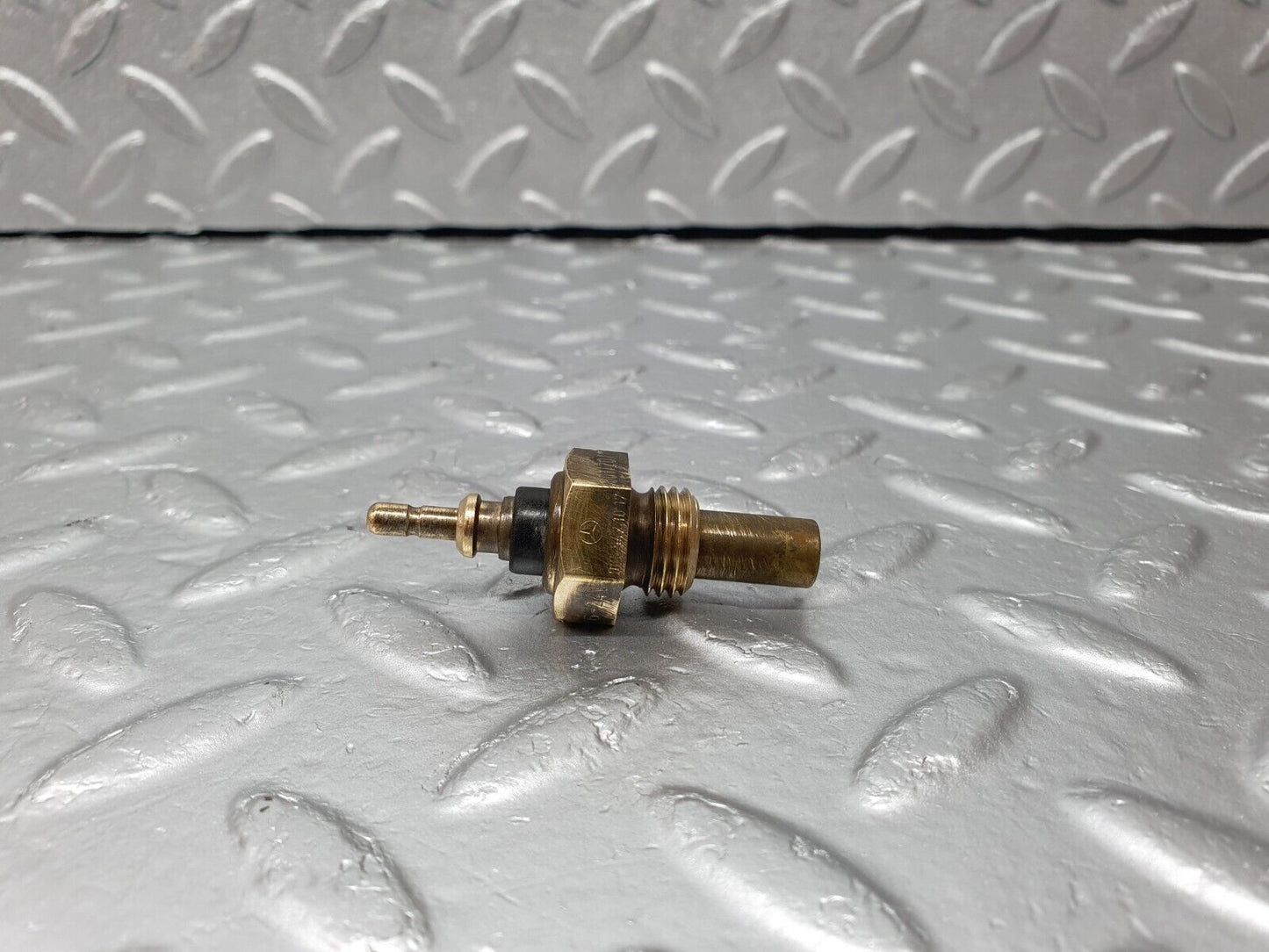 41333 Mercedes-Benz W123 280E Coolant Temperature Sensor VDO 0055421017
