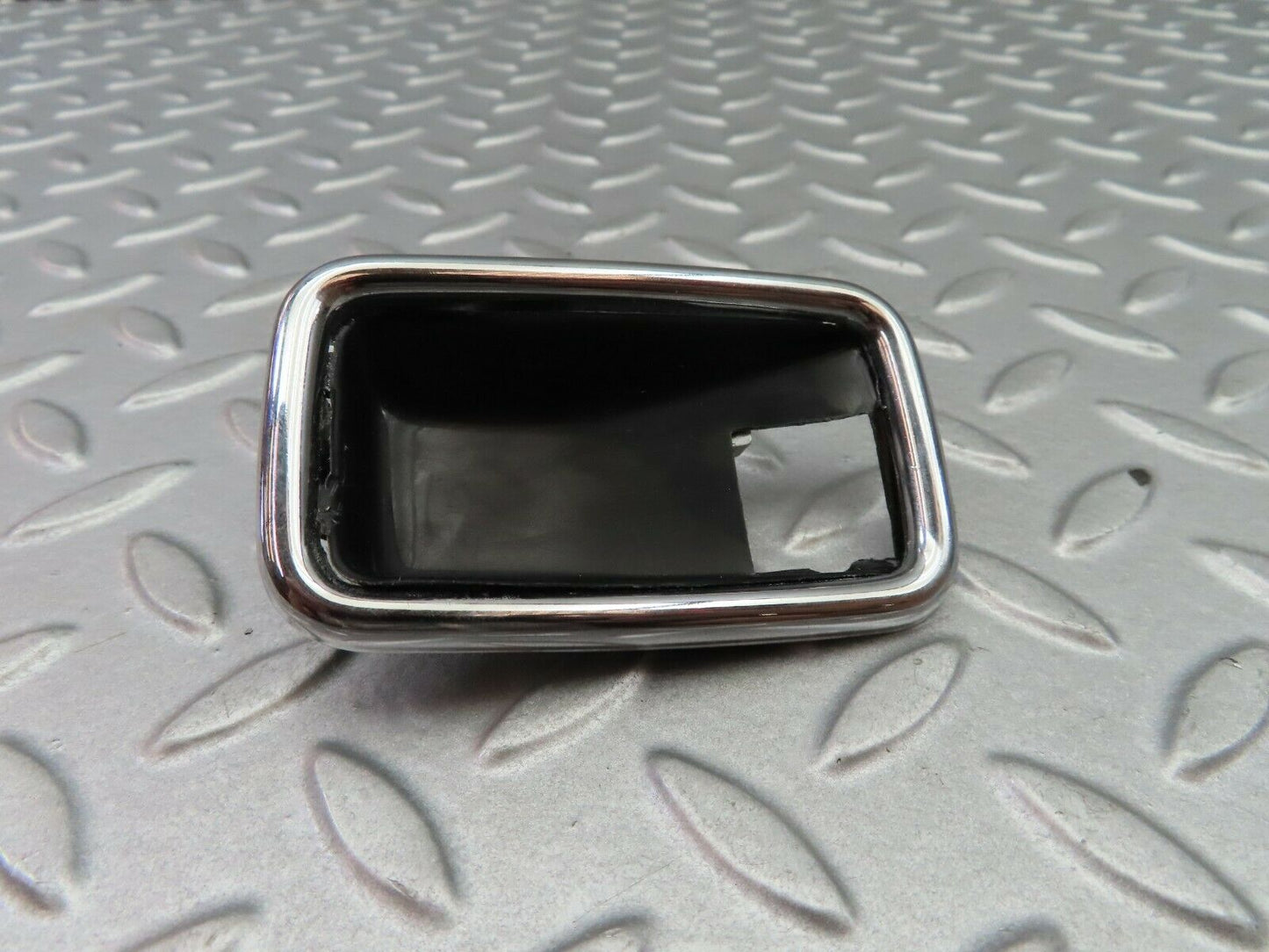 5821 Mercedes-Benz W123 200 Chrome Frame For Door Opener Right 1087660611