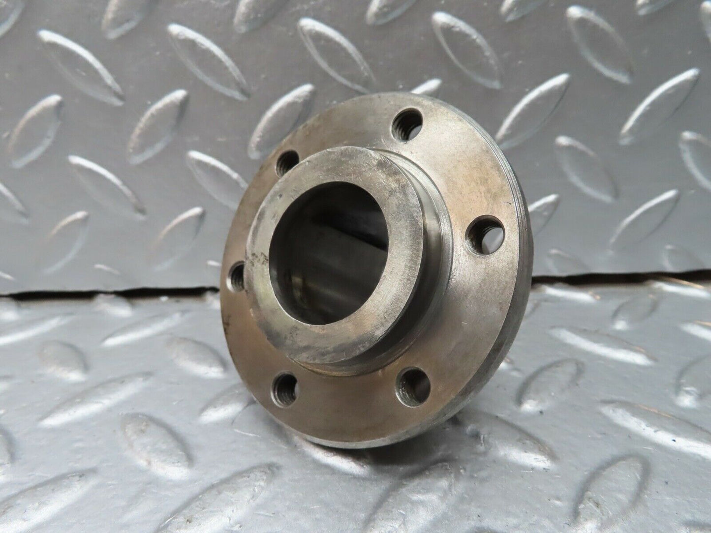 20672 Mercedes-Benz R107 450SL Crankshaft Sleeve Hub