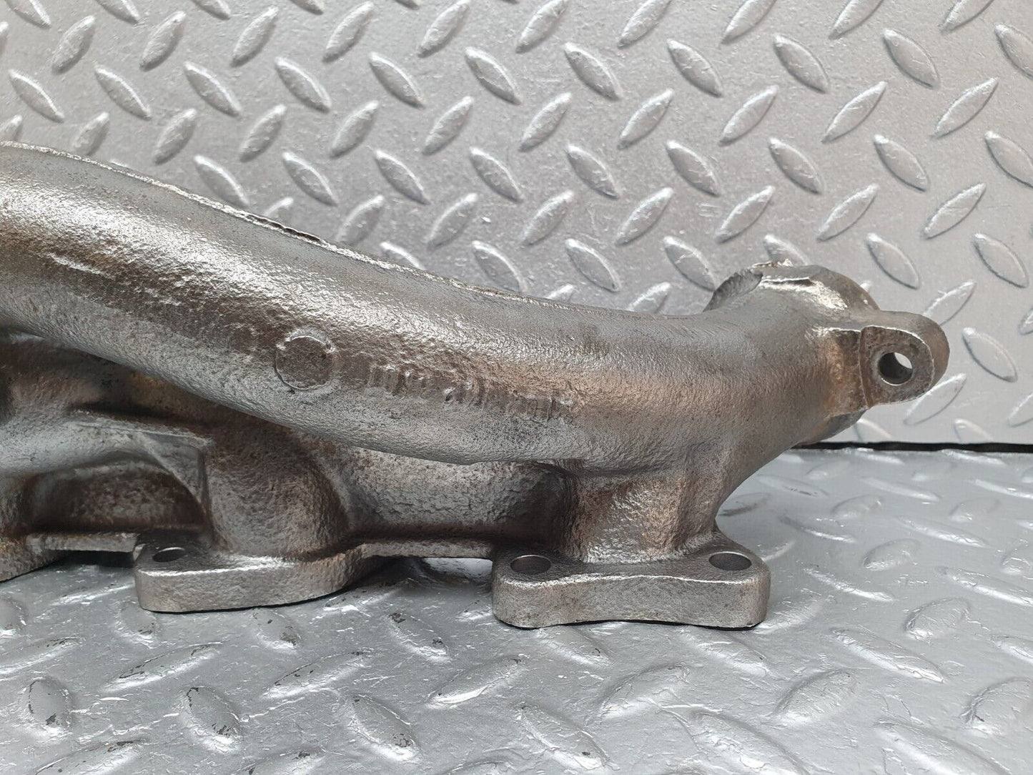41583 Mercedes-Benz W124 200E Exhaust Manifold 1021423101