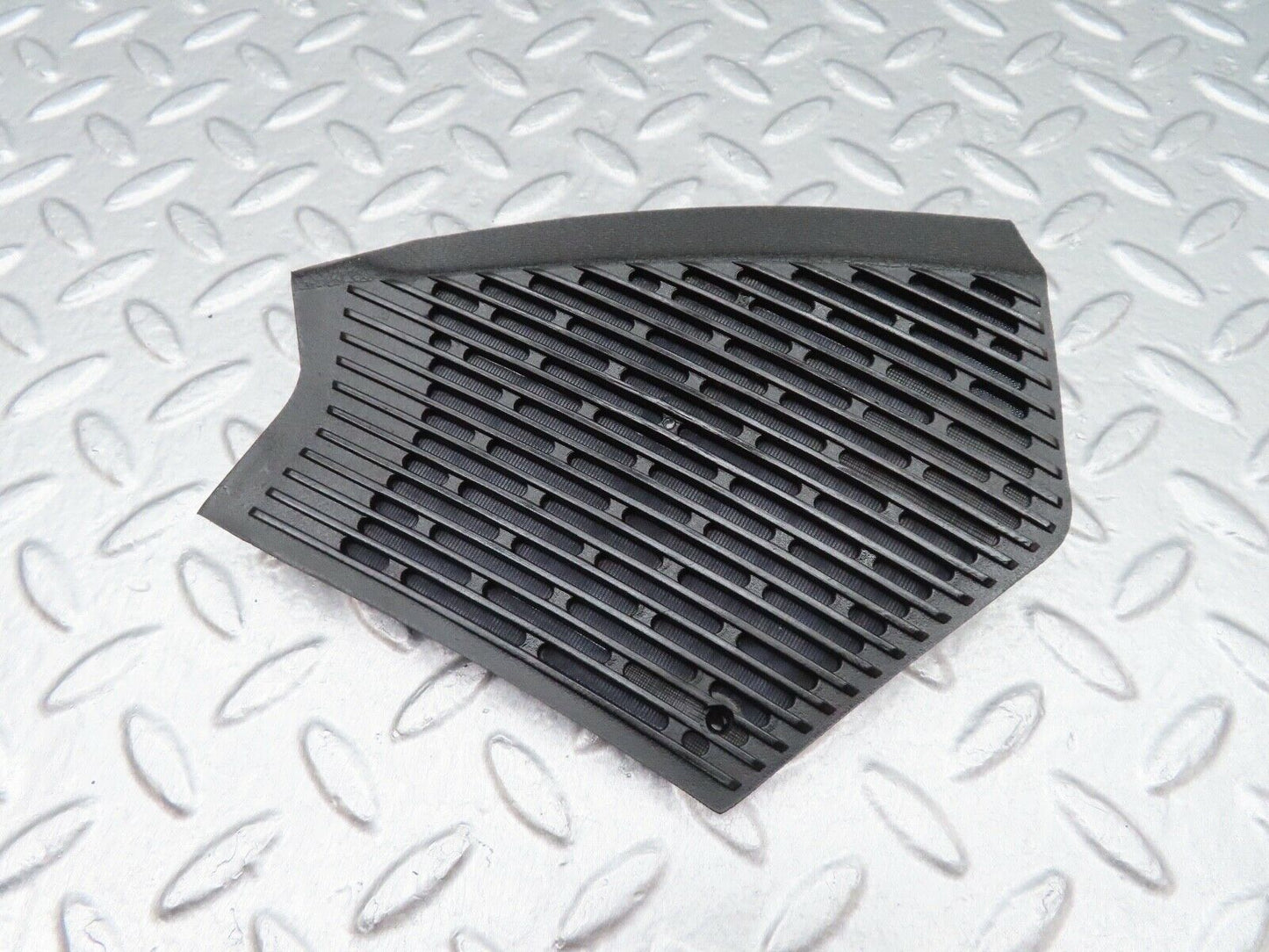 17925 Mercedes-Benz W123 200 Dashboard Speaker Cover Grill Right