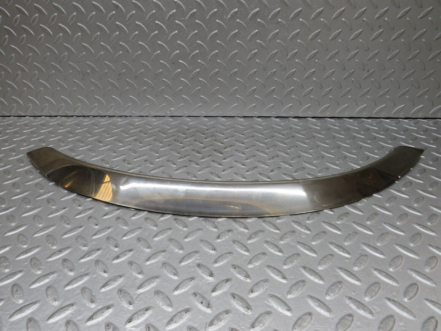 36291 Mercedes-Benz W126 420SE Rear Left Chrome Wheel Arch Trim