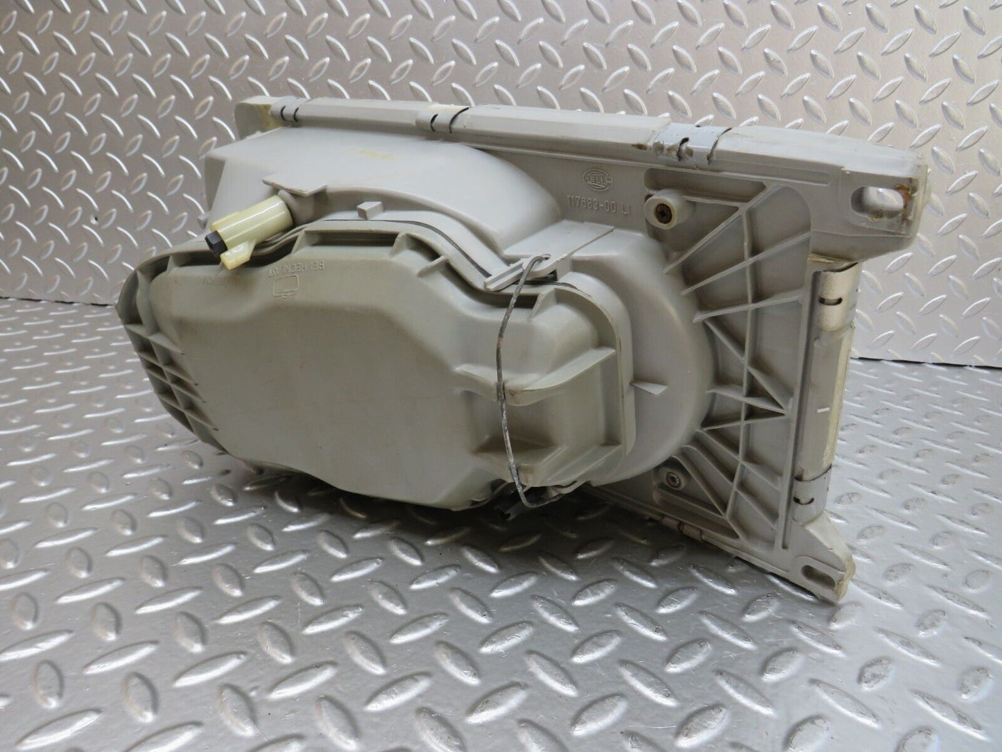 25398 Mercedes-Benz W123 200 Headlight Left Hella 11768300